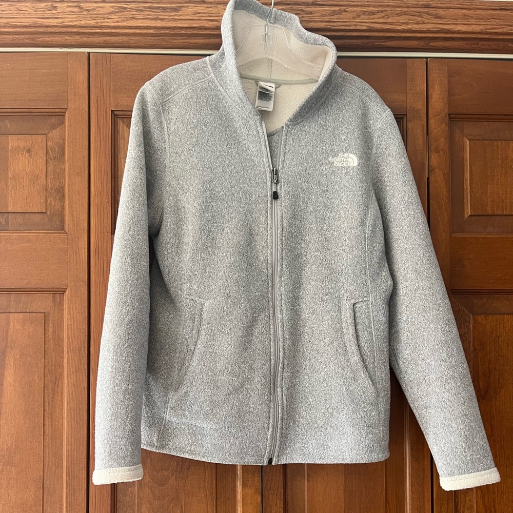 The North Face Heather Gray Fleece Pullover
